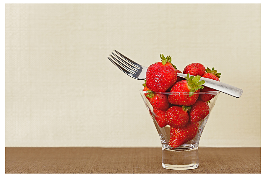 Strawberries-in-a-Glass-with-a-Fork